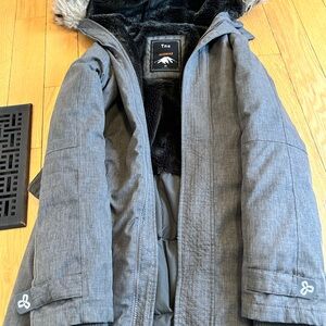 TNA Gray Ski Jacket with Hood and Textured Finish